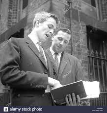 Max mosley was born on april 13, 1940 in london, england. Max Mosley Links 22 Year Old Law Student Sohn Von Sir Oswald Mosley Mit Walter Hesketh Der Ehemalige Internationale Sportler Jetzt Nordlichen Veranstalter Der Gewerkschaftsbewegung In Manchester Ist Abgebildet Max Mosley Machte Eine Erfolgreiche