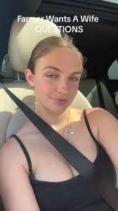 Sadie Farmer's Instagram, Twitter & Facebook