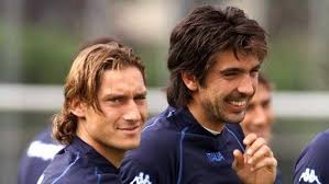 From drawing the first sketches of the base of the system to presenting our finished hair replacement systems. Nazionale Buffon Convoca Totti Io Lo