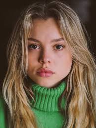 Lea Voss's Instagram, Twitter & Facebook