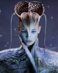 Epingle Par Cristina Lopez Sur Just Hair Idees De Coiffures Cheveux Raides Blonds Coiffure Fantaisie
