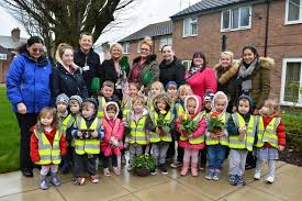 Великобритания, лондон, 180/189 cromwell road. Our Warrington Nursery Have Green Fingers