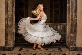 Supercoloring.com ist ein riesenspaß für alle altersstufen, für jungs und mädchen, kinder und erwachsene, teenager und kleinkinder, vorschüler und ältere schulkinder. Hintergrundbilder Frau Modell Kleid Mode Hochzeitskleid Kleidung Ballett Madchen Schonheit Dame Sexy Hochzeit Braut Foto Tanzen Braut Ross Slika Delobbo Rossimages Rasidelslika Rasidel Wwwrossimagescom Fotoshooting