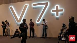 Memiliki desain layar poni yang sampai sekarang menjadi desain layar populer dari beberapa ponsel … Vivo Banderol V7 Plus Di Indonesia Di Harga Rp4 7 Juta