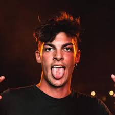 Alex Kepler's Instagram, Twitter & Facebook