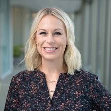 Sarah Seger's Instagram, Twitter & Facebook