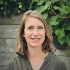 Rosalie VAN DER VAART