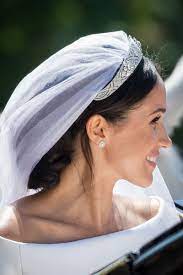 The Truth Behind Meghan Markle S Wedding Hair The Unstructured Look Was Intentional Wedding Hairstyles Royal Wedding Meghan Markle Wedding