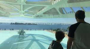 Il museu do amanhã si trova sul molo di mauá, un sito molto importante nella regione portuale di rio de janeiro. Visitando O Museu Do Amanha Por Dentro E Por Fora