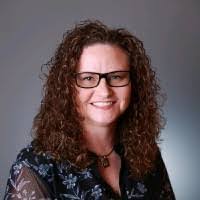 Danielle Custer's Instagram, Twitter & Facebook