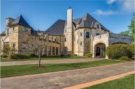 We provide homeowners, prospective homeowners and builders with more than 20,000 house plans selected from the nation's leading designers and architects available online at theplancollection.com. European Style Home Theplancollection 106 1171 Castle House Plans Luxury Plan House Plans