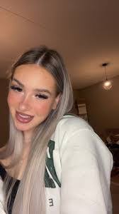 Amber Tallman's Instagram, Twitter & Facebook