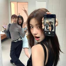 好朋友不是争取来的， 而是在不同道路上努力奔跑时，自会相逢。