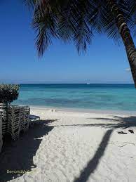 Camana bay and galleria plaza are worth checking out if shopping is on the agenda, while those wishing to experience the area's port of georgetown is 1.6 mi (2.5 km) away. Cruise Article A Walk To Seven Mile Beach