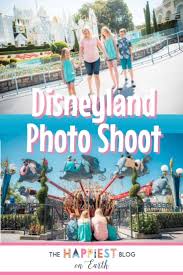 Disneyland Photo Shoot The Happiest Blog On Earth In 2020 Disneyland Photos Disneyland Vacation Disneyland Trip