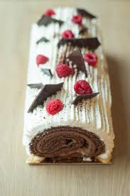 Buche De Noel Chocolat Framboises Food Photography Cake Christmas Cake Roll Cake Roll