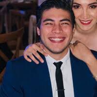 40+ perfiles de «Derek Sánchez»