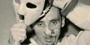 Aká je história hokejovej helmy, hokejky, korčuľ, puku či brankárskej  výstroje?