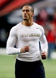 Quarterback Colin Kaepernick Of The San Francisco 49ers Warms Up Kaepernick Colin Kaepernick Nfl Players
