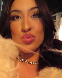 Kee (@keeley_bond) • Instagram photos and videos