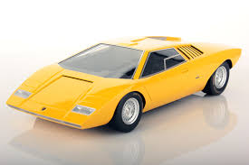 It is one of the many exotic designs developed by italian design house bertone, which pioneered and popularized the sharply angled italian wedge shape. Lamborghini Countach Lp 500 Prototype 1 18 Looksmart Models