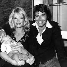 Wie komm ich von hamburg zu roy blacks grab das soll irgenwo in bayern sein ? Herzversagen Die Mutter Von Roy Black Ist Tot Promiflash De