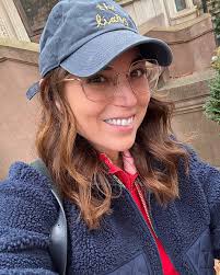 a week of writing so many words 🫠, digging through the fashion archives,  and new slippers🫶 also, I need a little help from you👋 Washington, DC  area❤️Colorado ❤️ Oklahoma Friends ❤️I'm looking