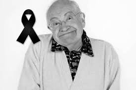 Luto #Farandula El actor y comediante mexicano Eduardo Manzano, conocido  como “El Polivoz” y por su papel del Abuelo Arnoldo en Una Familia de Diez,  falleció a los 87 años. Su legado