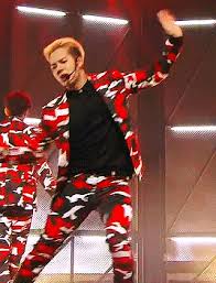 • the type to always spend time for you in the evening and always make time in his schedule for you . K Pop 1575579 Gif Got7 And Salamys Husband On Favim Com