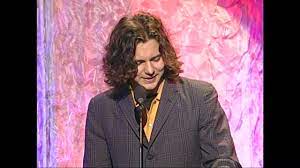 By simon young 07 october 2015. Eddie Vedder Inducts Neil Young At The 1995 Rock Roll Hall Of Fame Induction Ceremony Youtube