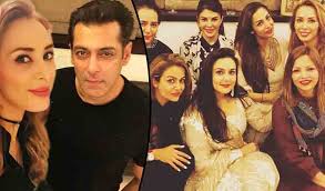 Salman and his rumoured girlfriend seem to have drifted apart ever since katrina kaif sauntered back into the actor's life. Salman Khan Nu Mai AratÄƒ Cum Il Stiam Iar Iuliei Vantur Ii Place Iubesc Acest Look Respect È™i Prietenie