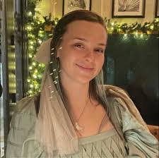 Laurel Gillette's Instagram, Twitter & Facebook