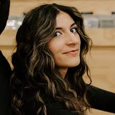 Sarah Bibb's Instagram, Twitter & Facebook