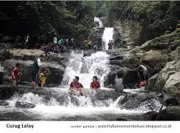 Belum dibuatnya akses jalan yang memudahkan para wisatawan untuk mencapai objek wisata curug lalay, membuat kesan alami dan menantang akan. Green Canyon Karawang Curug Ciomas