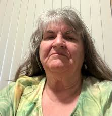 Introduction of a left handed person