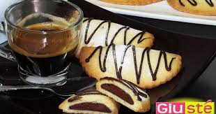 P Pour Le Petit Dejeuner Ou Pour Le Gouter De Vos Enfants Essayez Cette Recette Rapide Des Raviolis Au Nutella Avec Seulement 2 Ingre Nutella Recette Cuisine