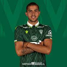 Daniel gónzalez is currently playing in a team santiago wanderers. Santiago Wanderers Desde On Twitter Hoy Nuestro Talentoso Canterano Y Defensa Del Primer Equipo Cumple La Mayoria De Edad Muchas Felicidades Daniel Gonzalez Que Sea Un Gran Ano Junto A Tu