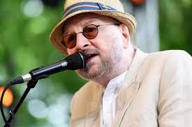 Eric Clapton pays emotional tribute to Chas Hodges with intimate Chas and  Dave gig