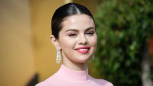 Respect Selena Gomez Why Fans Are Upset Over The Reboot Of Saved By The Bell Glamour