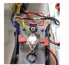 En effet, lorsque vous repassez plus longtemps que l'autonomie de la centrale à vapeur ne. Plus De Vapeur Rowenta Clean And Steam Ry7577wh Resolu Electromenager Linternaute Com