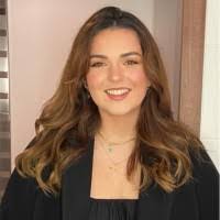 Lauren Krauth's Instagram, Twitter & Facebook