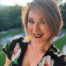 Looking for a relaxed book club with dinner meetings?