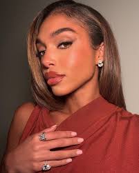 What a beautiful evening @15percentpledge 🤍 Thank you for having me  @emmagrede and thank you @ferragamo @_maximiliandavis_ for this gorgeous  look ✨