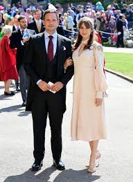 Sarah wore a kelly green dress and hat (the dress designed by local windsor company emma louise design), while beatrice was in a royal blue. Royal Wedding 2018 Best Dressed Celebrity And Royal Fashion At Prince Harry And Meghan Markle S Wedding