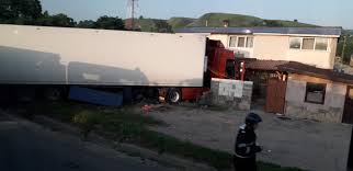 După accident, a fost activat planul roșu Foto Tragedie Pe E85 In Racaciuni O Persoana A Murit Iar Alte Doua Au Fost Ranite In Urma Unui Grav Accident Rutier Bacau Net