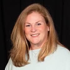 Mary Deas's Instagram, Twitter & Facebook