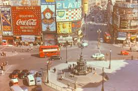 Found a box of my grandparents old slides and found this image of Piccadilly  Circus that they took in sometime in the 1970s [2679 x 1786] :  rHistoryPorn