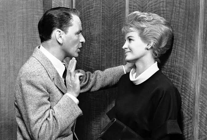 🎬 Angie Dickinson Finally Speaks Up About Dean Martin — The Truth About the Bond Hollywood Never Fully Understood