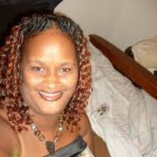 Shelly Collins's Instagram, Twitter & Facebook