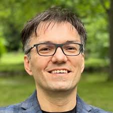 Laura Tozer (@LMTozer)